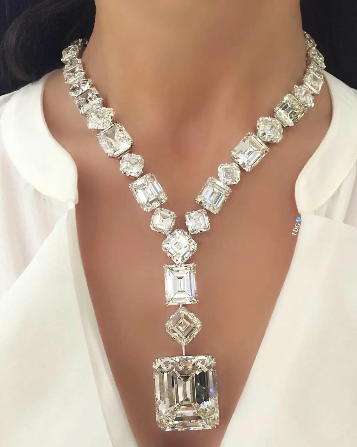 diamond necklace, emerald cut diamond